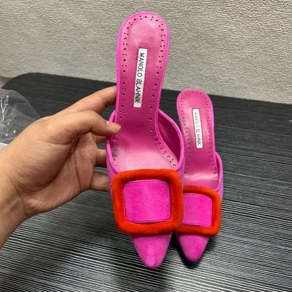 NWOT Manolo Blahnik Maysalebi Pointed-Toe Slip-On Mules EU 37 US 6 - Picture 2 of 6